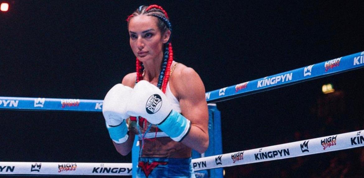 Pro Fitness Athlete Whitney Johns Shows Off Her Boxing As She Takes To